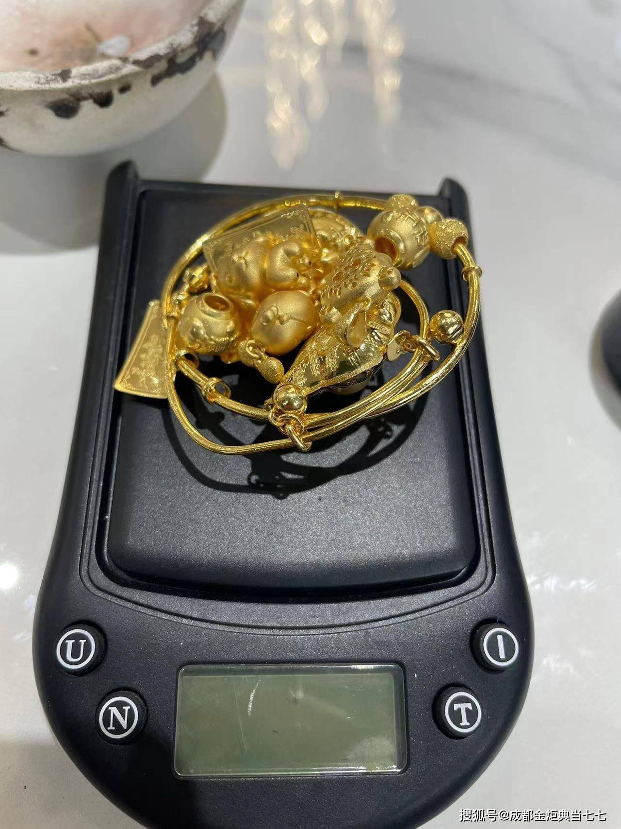 嘉善最新24小时上门回收金价方法分析(最方便真实的嘉善24小时上门回收黄金方法)